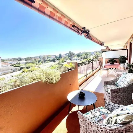 Appartement 2p Avec Piscine Et Parking - *